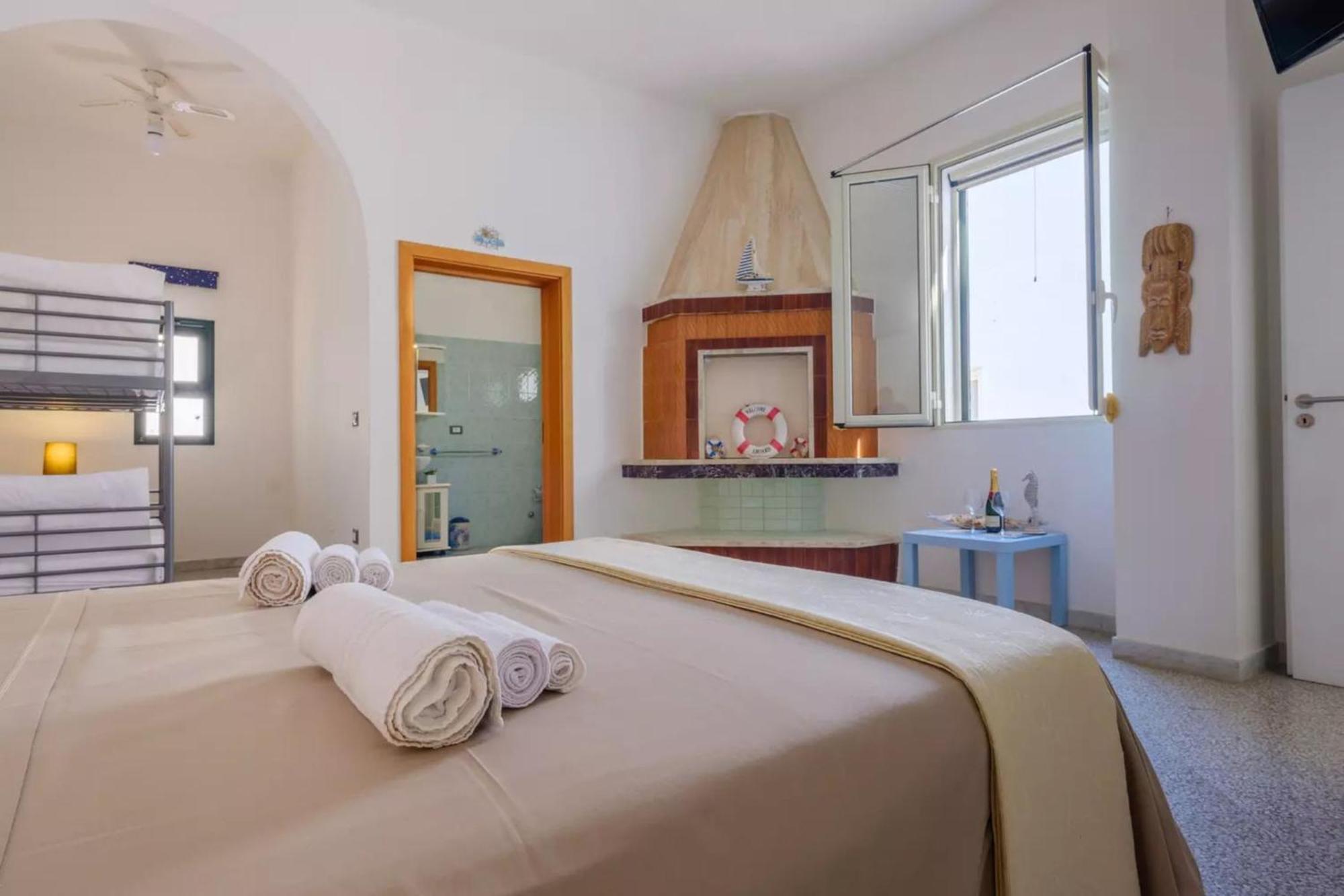 Emerald Residence Sleeps 12 With Sea View Porto Cesareo Eksteriør bilde