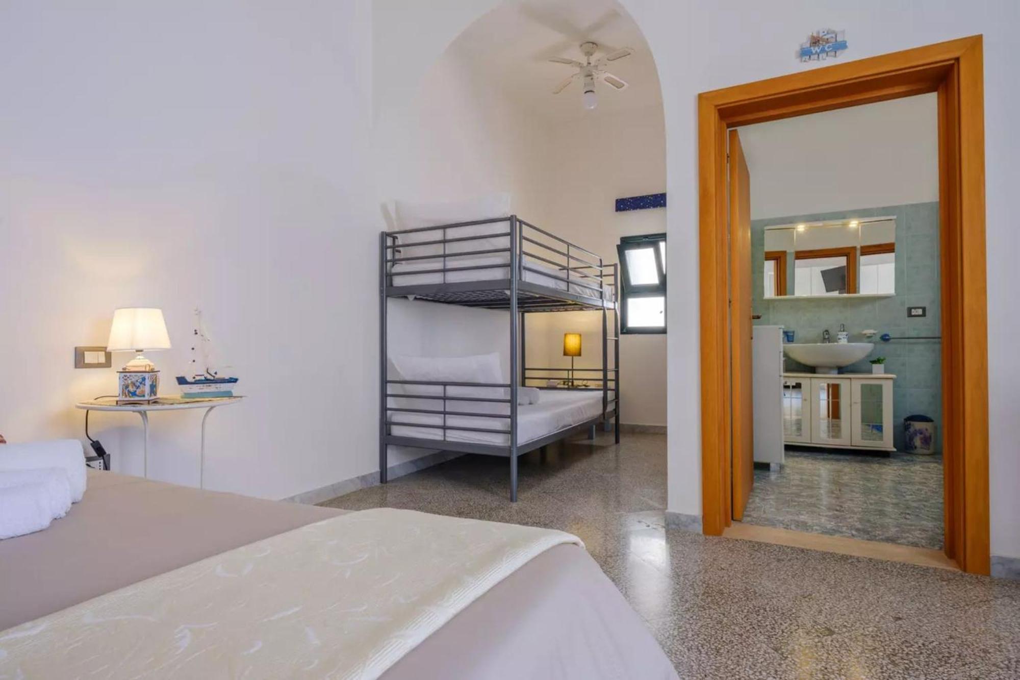 Emerald Residence Sleeps 12 With Sea View Porto Cesareo Eksteriør bilde